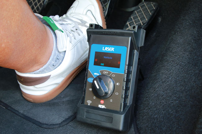 Laser Tools 9179 Wireless 12/24V Towing Circuit 2-In-1 Tester Set