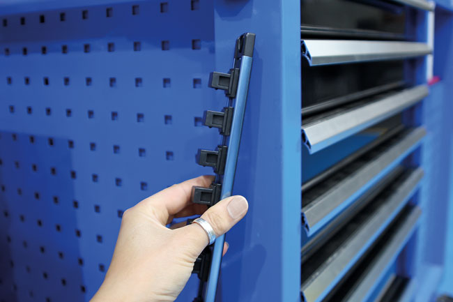 9236 LocSoc Rail - 3/8"D Magnetic