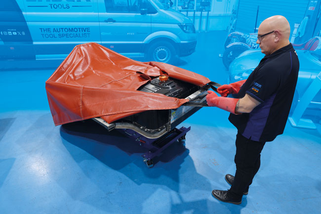 Laser Tools 9260 Fire Blanket for EV Battery 3m x 3m 550°C