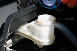 Laser Tools 9315 Brake & Clutch Pressure Bleed Kit inc Master Cylinder Caps